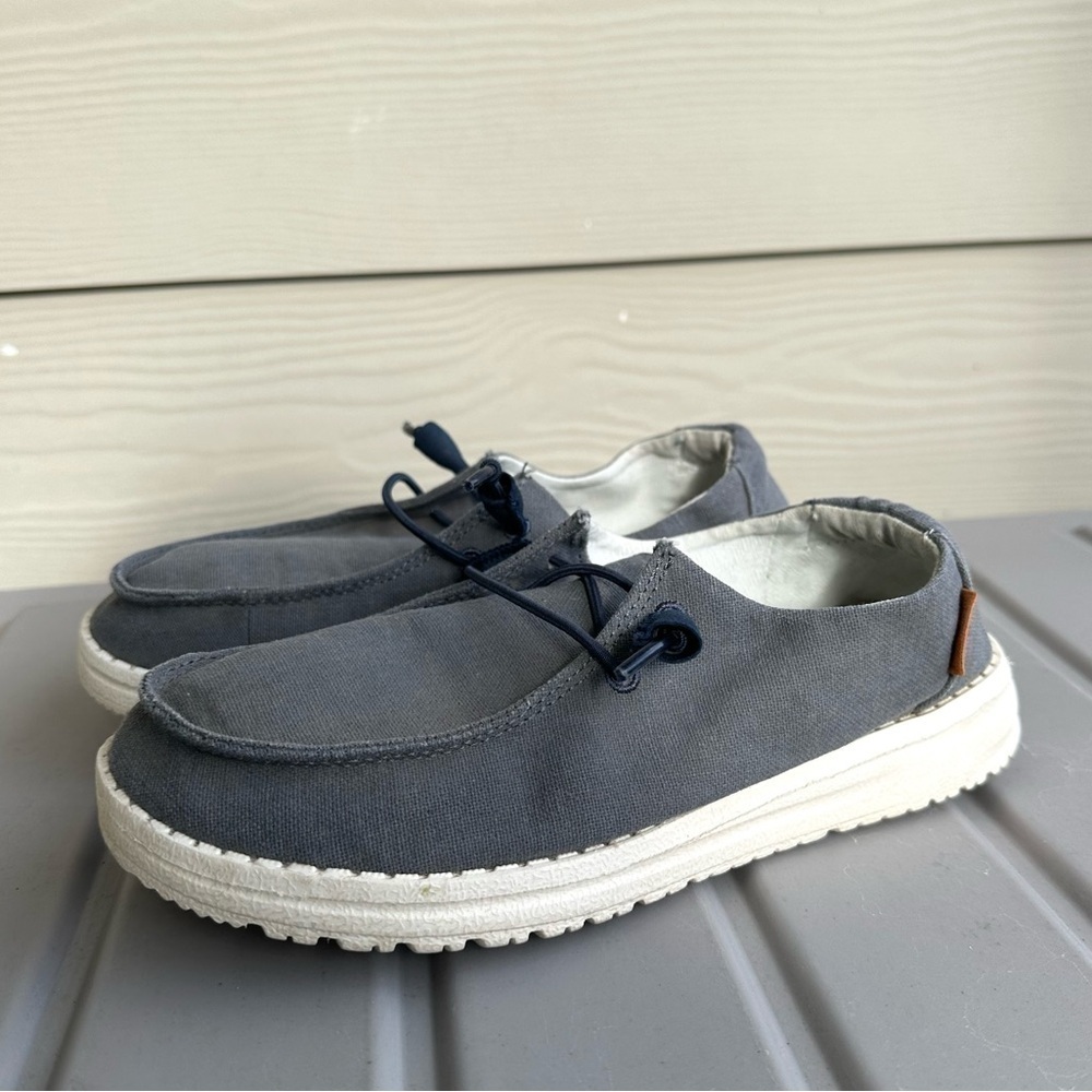 Hey Dude Wendy Slip On Shoes Casual Canvas Chambray Gray Size 5 Women’s